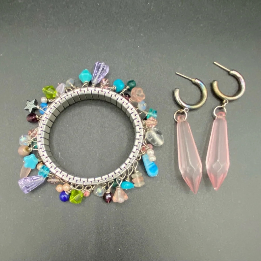 Multicharm Cha-Cha Expandable Bracelet and Earrings Set
